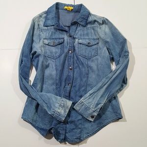 Chambray Buttoned Down XL snap buttons